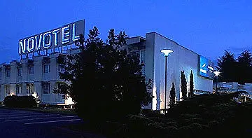 Novotel Pau Lescar 3* Lons